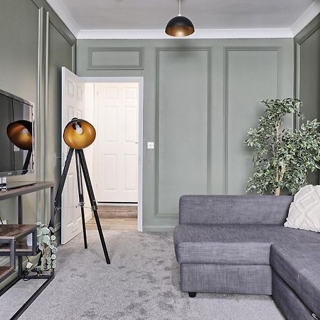 Stylish & Modern Apartment - Southend Stays ภายนอก รูปภาพ