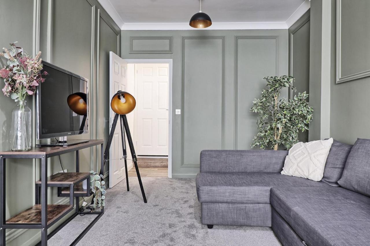 Stylish & Modern Apartment - Southend Stays ภายนอก รูปภาพ